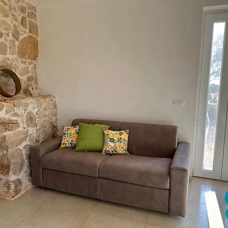 아파트 Trullo Nonnu Tore 리케일